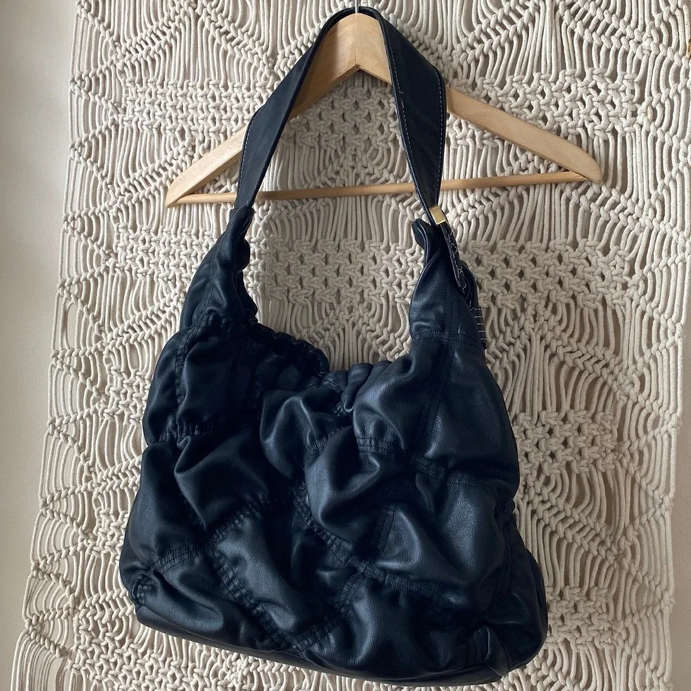 Juicy Couture quilted black shoulder hand bag with wide strap & inner po…